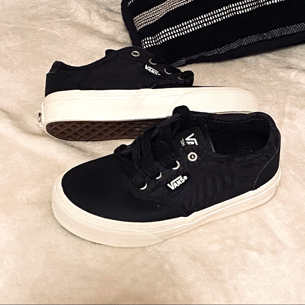 NWOT kids 11.5 Vans